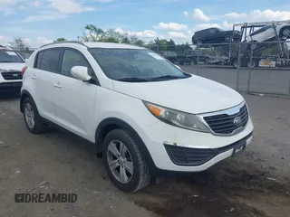 2013 Kia Sportage LX with VIN KNDPB3A20D7499468, listed as a IAAI auction lot 42090424 with 241,104 mi miles. Bid and sale history available at carsss.com. Image 1.