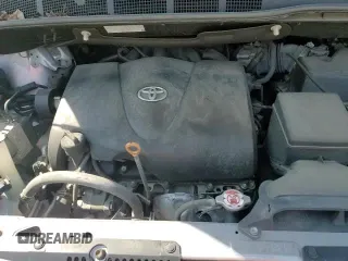 2018 Toyota Sienna LE Auto Access Seat with VIN 5TDKZ3DC0JS918558, listed as a Copart auction lot 61830995 with 91,494 mi miles and Salvage title. Bid and sale history available at DreamBid. Image 14.