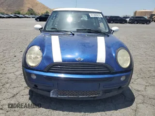 2004 MINI Hardtop z VIN WMWRC334X4TC51451, wystawiony jako Copart lot #61268235 z przebiegiem 149 750 mil mil oraz Szkoda całkowita • Salvage title. Historia ofert i sprzedaży dostępna na DreamBid. Obrazek 5.