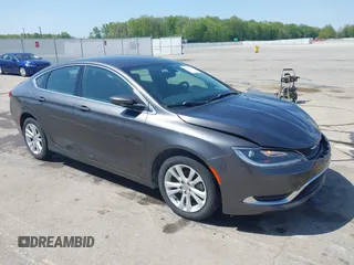 2015 Chrysler 200 Limited z VIN 1C3CCCAB2FN569986, wystawiony jako IAAI lot #42129729 z przebiegiem 100 794 mil mil oraz . Historia ofert i sprzedaży dostępna na DreamBid. Obrazek 1.