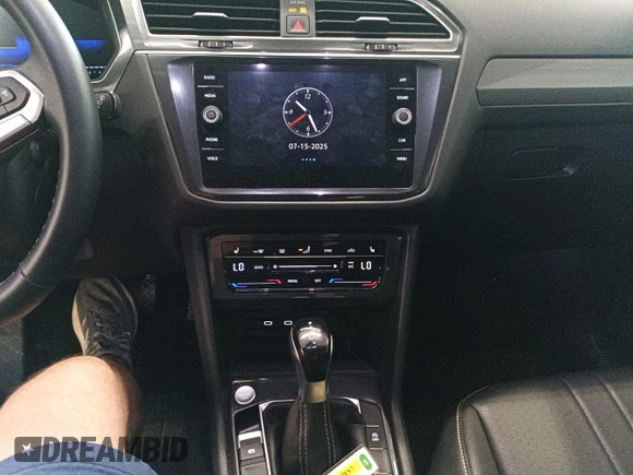 2024 Volkswagen Tiguan SE with VIN 3VV3B7AX8RM108454, listed as a IAAI auction lot 42793135 with 34,423 mi miles and . Bid and sale history available at DreamBid. Image 9.
