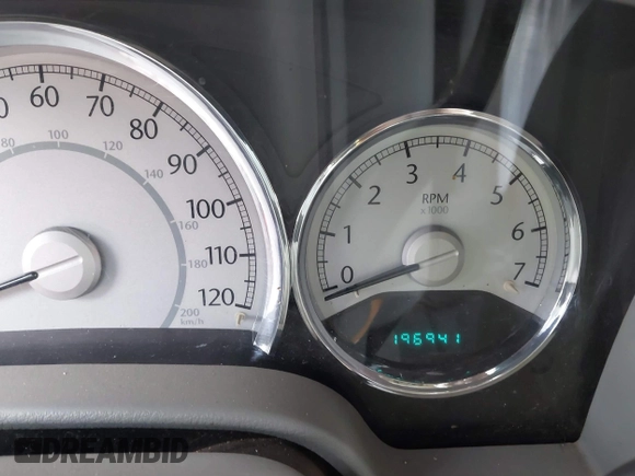 2008 Chrysler Aspen Limited with VIN 1A8HX582X8F135912, listed as a IAAI auction lot 41514203 with 196,941 mi miles and . Bid and sale history available at DreamBid. Image 7.