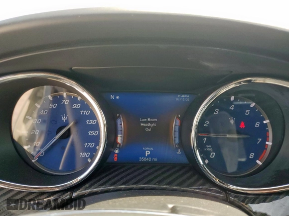 2019 Maserati Quattroporte S GranLusso z VIN ZAM56YPL0K1322908, wystawiony jako Copart lot #56584955 z przebiegiem 35 842 mil mil oraz Szkoda całkowita • Salvage title. Historia ofert i sprzedaży dostępna na DreamBid. Obrazek 9.
