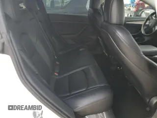 2021 Tesla Model 3 Standard Range Plus z VIN 5YJ3E1EA8MF098935, wystawiony jako Copart lot #53267905 z przebiegiem 116 673 mil mil oraz Szkody całkowita. Historia ofert i sprzedaży dostępna na DreamBid. Obrazek 10.