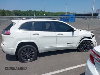 2019 Jeep Cherokee Limited with VIN 1C4PJMDX7KD371114, listed as a IAAI auction lot 42492116 with 83,694 mi miles and . Bid and sale history available at DreamBid. Image 13.