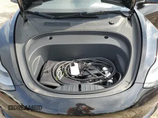 2023 Tesla Model 3 z VIN 5YJ3E1EA6PF578430, wystawiony jako Copart lot #56003665 z przebiegiem 17 930 mil mil oraz Szkoda całkowita • Salvage title. Historia ofert i sprzedaży dostępna na DreamBid. Obrazek 11.