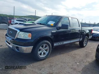 2007 Ford F-150 XLT z VIN 1FTPW12V77KA45172, wystawiony jako IAAI lot #42603092 z przebiegiem 101 887 mil mil oraz . Historia ofert i sprzedaży dostępna na DreamBid. Obrazek 2.