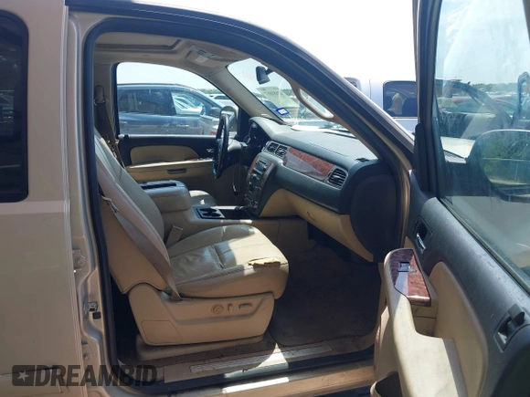 2007 Chevrolet Suburban LS with VIN 1GNFC16J77R264823, listed as a IAAI auction lot 42680813 with Not provided miles and . Bid and sale history available at DreamBid. Image 5.
