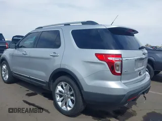 2015 Ford Explorer XLT with VIN 1FM5K7D81FGA27678, listed as a IAAI auction lot 41856729 with 170,635 mi miles and . Bid and sale history available at carsss.com. Image 3.