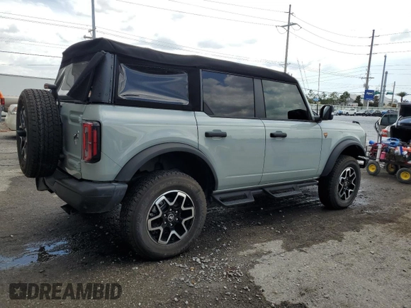 2024 Ford Bronco Badlands z VIN 1FMEE9BP3RLA46984, wystawiony jako Copart lot #55505075 z przebiegiem 4089 mil mil oraz Szkody całkowita. Historia ofert i sprzedaży dostępna na DreamBid. Obrazek 3.