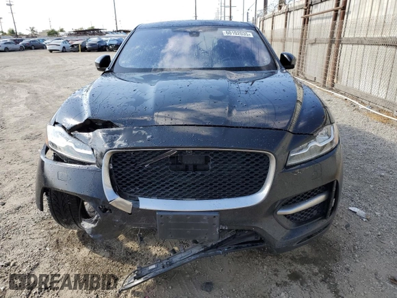 2017 Jaguar F-Pace 35t R-Sport with VIN SADCL2BV3HA060339, listed as a Copart auction lot 60102035 with 139,025 mi miles and Clean title. Bid and sale history available at DreamBid. Image 5.