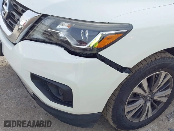 2017 Nissan Pathfinder S with VIN 5N1DR2MN1HC672874, listed as a IAAI auction lot 41828458 with 138,490 mi miles. Bid and sale history available at carsss.com. Image 6.