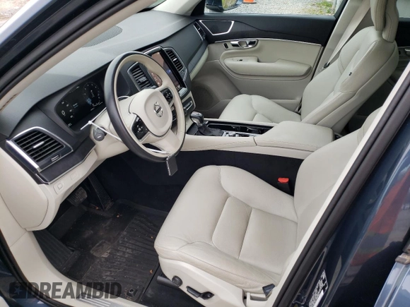 2020 Volvo XC90 Momentum with VIN YV4102PK6L1604039, listed as a Copart auction lot 69500212 with 24,914 mi miles. Bid and sale history available at carsss.com. Image 7.