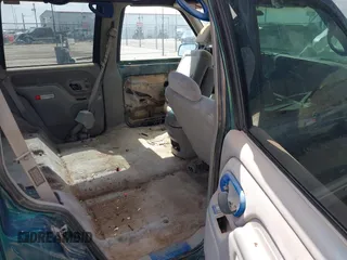 1998 GMC Yukon z VIN 1GKEK13R3WJ715863, wystawiony jako IAAI lot #42410130 z przebiegiem 154 139 mil mil oraz . Historia ofert i sprzedaży dostępna na DreamBid. Obrazek 8.