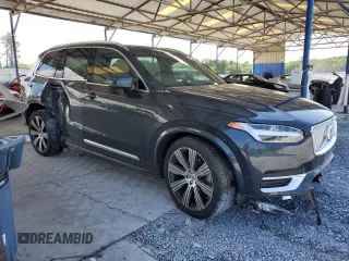 2021 Volvo XC90 Inscription z VIN YV4A22PL7M1733928, wystawiony jako Copart lot #55305155 z przebiegiem 21 817 mil mil oraz Szkoda całkowita • Salvage title. Historia ofert i sprzedaży dostępna na DreamBid. Obrazek 4.