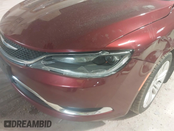 2015 Chrysler 200 Limited with VIN 1C3CCCAB8FN752289, listed as a IAAI auction lot 41959025 with 188,609 mi miles. Bid and sale history available at carsss.com. Image 6.