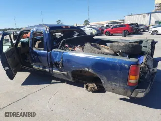 2002 Chevrolet Silverado 1500 LS with VIN 2GCEC19W721227753, listed as a Copart auction lot 81336144 with 0 mi miles and Salvage Title. Bid and sale history available at carsss.com. Image 2.