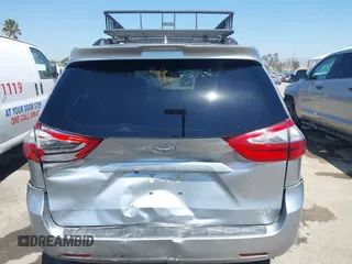 2020 Toyota Sienna XLE Auto Access Seat with VIN 5TDYZ3DC2LS060071, listed as a IAAI auction lot 39987444 with 67,404 mi miles. Bid and sale history available at carsss.com. Image 16.