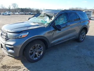 2022 Ford Explorer XLT with VIN 1FMSK8DH9NGB13683, listed as a IAAI auction lot 41610545 with 43,700 mi miles. Bid and sale history available at carsss.com. Image 17.