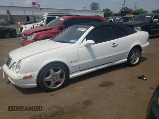 2001 Mercedes-Benz CLK 320/430 z VIN WDBLK70G11T088553, wystawiony jako Copart lot #58993605 z przebiegiem 67 808 mil mil oraz Szkoda całkowita • Salvage title. Historia ofert i sprzedaży dostępna na DreamBid. Obrazek 1.
