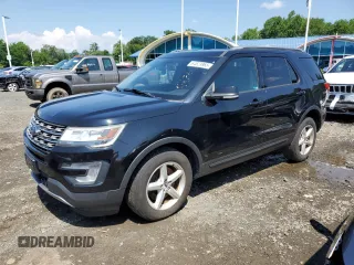 2017 Ford Explorer XLT z VIN 1FM5K8D83HGD32768, wystawiony jako Copart lot #64823965 z przebiegiem 144 701 mil mil oraz Czysty tytuł • Clean title. Historia ofert i sprzedaży dostępna na DreamBid. Obrazek 1.
