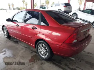 2000 Ford Focus ZTS with VIN 1FAHP3835YW197115, listed as a IAAI auction lot 41583720 with 177,022 mi miles and . Bid and sale history available at carsss.com. Image 3.