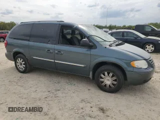 2005 Chrysler Town & Country Touring z VIN 2C4GP54L25R421842, wystawiony jako Copart lot #54439785 z przebiegiem 178 071 mil mil oraz Szkody całkowita. Historia ofert i sprzedaży dostępna na DreamBid. Obrazek 4.