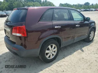 2011 Kia Sorento LX z VIN 5XYKTCA10BG030427, wystawiony jako Copart lot #60969435 z przebiegiem 129 960 mil mil oraz Czysty tytuł • Clean title. Historia ofert i sprzedaży dostępna na DreamBid. Obrazek 3.