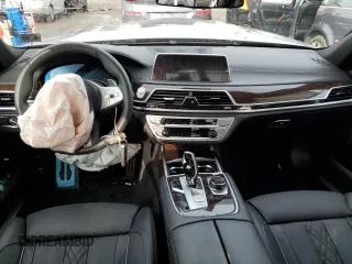 2022 BMW 7 Series 740i xDrive with VIN WBA7T4C09NCK31913, listed as a Copart auction lot 72407132 with 0 mi miles. Bid and sale history available at carsss.com. Image 8.