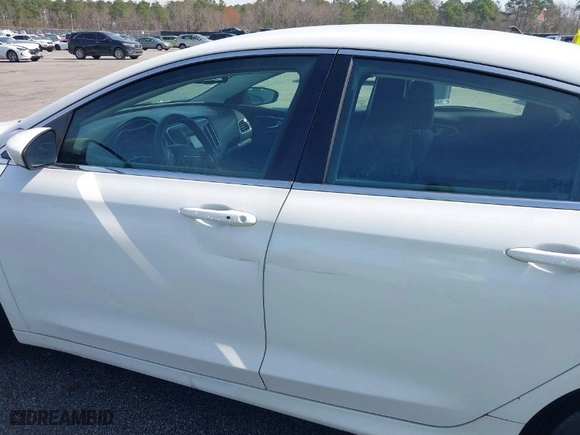 2015 Chrysler 200 Limited with VIN 1C3CCCAB0FN593655, listed as a IAAI auction lot 41746879 with 171,551 mi miles. Bid and sale history available at carsss.com. Image 6.