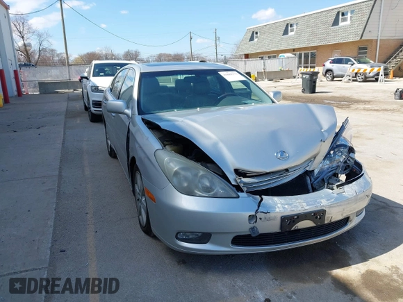 2003 Lexus ES with VIN JTHBF30G536016216, listed as a IAAI auction lot 41888373 with 108,522 mi miles. Bid and sale history available at carsss.com. Image 1.