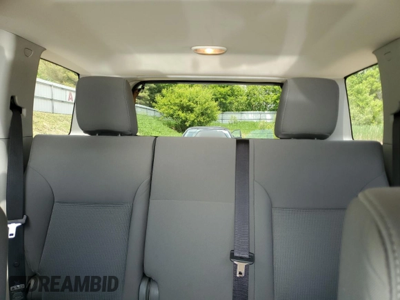 2008 Jeep Liberty Sport z VIN 1J8GN28KX8W265902, wystawiony jako Copart lot #59152005 z przebiegiem 113 905 mil mil oraz Czysty tytuł • Clean title. Historia ofert i sprzedaży dostępna na DreamBid. Obrazek 10.