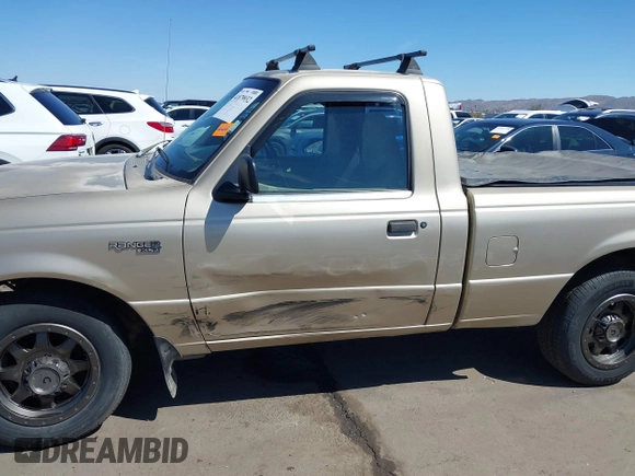 2000 Ford Ranger XL with VIN 1FTYR10CXYPA60122, listed as a IAAI auction lot 41879932 with 161,820 mi miles. Bid and sale history available at carsss.com. Image 14.