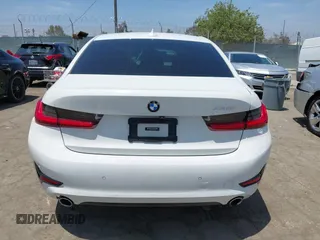 2021 BMW 3 Series 330i с VIN WBA5R1C03MFK81966, выставлен на аукционе IAAI как лот 42483816 с пробегом 50 176 миль миль и . История ставок и продаж доступна на DreamBid. Изображение 16.