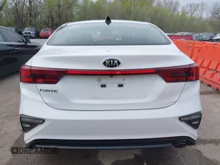 2021 Kia Forte LXS z VIN 3KPF24AD8ME360661, wystawiony jako IAAI lot #41955200 z przebiegiem 106 542 mil mil oraz . Historia ofert i sprzedaży dostępna na DreamBid. Obrazek 17.
