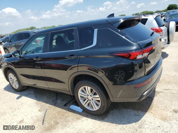 2024 Mitsubishi Outlander ES with VIN JA4J3UA8XRZ025594, listed as a Copart auction lot 58272784 with 7,901 mi miles and Salvage Title. Bid and sale history available at carsss.com. Image 2.