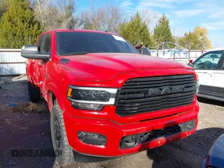 2020 Ram 2500 Laramie z VIN 3C6UR5FL5LG167208, wystawiony jako IAAI lot #41035465 z przebiegiem 206 427 mil mil oraz . Historia ofert i sprzedaży dostępna na DreamBid. Obrazek 12.