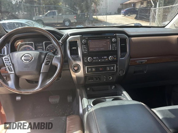 2016 Nissan Titan SL z VIN 1N6BA1F20GN510413, wystawiony jako Copart lot #48017425 z przebiegiem 225 717 mil mil oraz Czysty tytuł • Clean title. Historia ofert i sprzedaży dostępna na DreamBid. Obrazek 9.