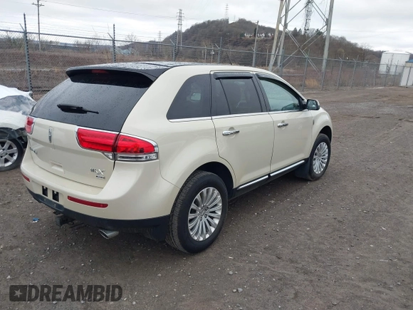 2014 Lincoln MKX with VIN 2LMDJ8JK1EBL13125, listed as a IAAI auction lot 41805340 with 100,078 mi miles. Bid and sale history available at carsss.com. Image 4.
