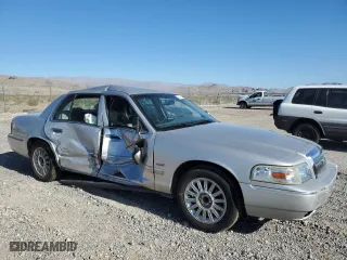 2009 Mercury Grand Marquis LS with VIN 2MEHM75V19X635388, listed as a Copart auction lot 68141384 with 68,786 mi miles and Salvage Title. Bid and sale history available at carsss.com. Image 4.