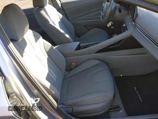 2023 Hyundai Elantra SEL z VIN 5NPLS4AG8PH118207, wystawiony jako IAAI lot #41339008 z przebiegiem 13 181 mil mil oraz . Historia ofert i sprzedaży dostępna na DreamBid. Obrazek 5.