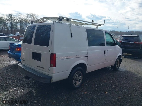 2005 Chevrolet Astro Cargo Van with VIN 1GCDM19X15B114841, listed as a IAAI auction lot 40948571 with NaN miles. Bid and sale history available at carsss.com. Image 4.