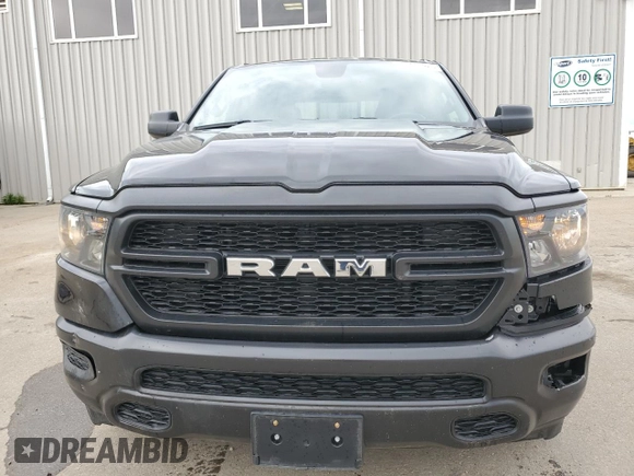2024 Ram 1500 Tradesman z VIN 1C6SRFGT8RN212220, wystawiony jako Copart lot #59548525 z przebiegiem 64 164 mil mil oraz Czysty tytuł • Clean title. Historia ofert i sprzedaży dostępna na DreamBid. Obrazek 5.