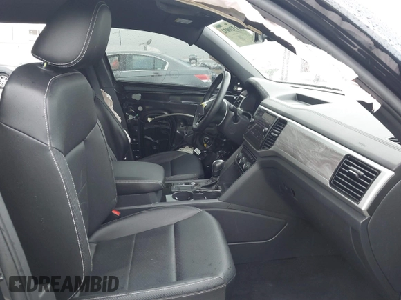 2022 Volkswagen Atlas SE z VIN 1V2WE2CA3NC203707, wystawiony jako IAAI lot #41720912 z przebiegiem 50 572 mil mil oraz . Historia ofert i sprzedaży dostępna na DreamBid. Obrazek 5.