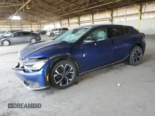 2024 Kia EV6 Wind z VIN KNDC34LA2R5615097, wystawiony jako Copart lot #55299275 z przebiegiem 32 411 mil mil oraz Szkoda całkowita • Salvage title. Historia ofert i sprzedaży dostępna na DreamBid. Obrazek 1.