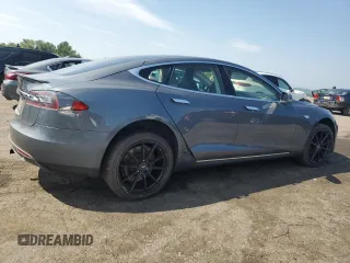 2013 Tesla Model S Performance с VIN 5YJSA1CP5DFP05260, выставлен на аукционе Copart как лот 62391945 с пробегом Не указан миль и Чистый • Clean title. История ставок и продаж доступна на DreamBid. Изображение 3.