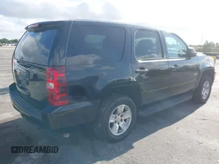 2013 Chevrolet Tahoe Commercial z VIN 1GNLC2E05DR218100, wystawiony jako IAAI lot #42182072 z przebiegiem 162 888 mil mil oraz . Historia ofert i sprzedaży dostępna na DreamBid. Obrazek 4.