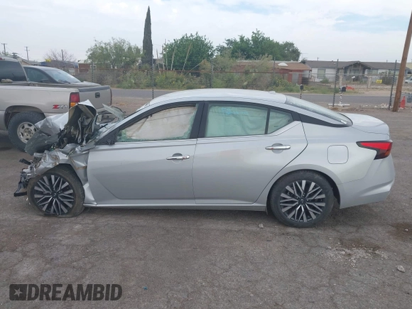 2024 Nissan Altima SV z VIN 1N4BL4DV7RN378187, wystawiony jako IAAI lot #42124459 z przebiegiem Nie podano mil oraz . Historia ofert i sprzedaży dostępna na DreamBid. Obrazek 14.