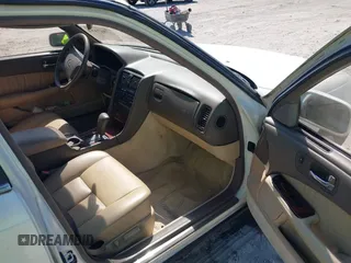 1990 Lexus LS z VIN JT8UF11E0L0037245, wystawiony jako IAAI lot #41847434 z przebiegiem 226 256 mil mil oraz . Historia ofert i sprzedaży dostępna na DreamBid. Obrazek 5.