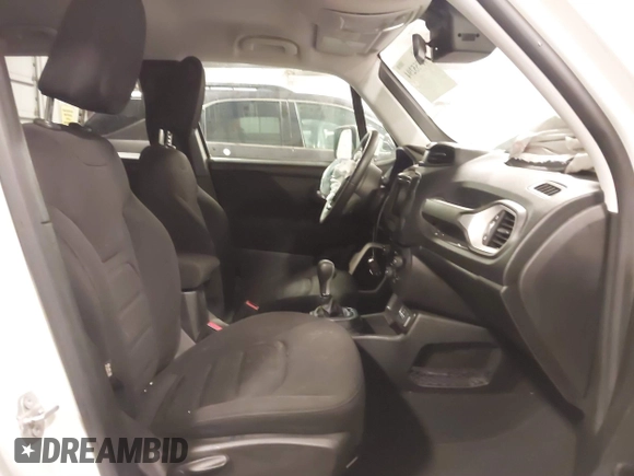 2020 Jeep Renegade Latitude with VIN ZACNJABB1LPL74247, listed as a IAAI auction lot 41755294 with 34,297 mi miles. Bid and sale history available at carsss.com. Image 5.